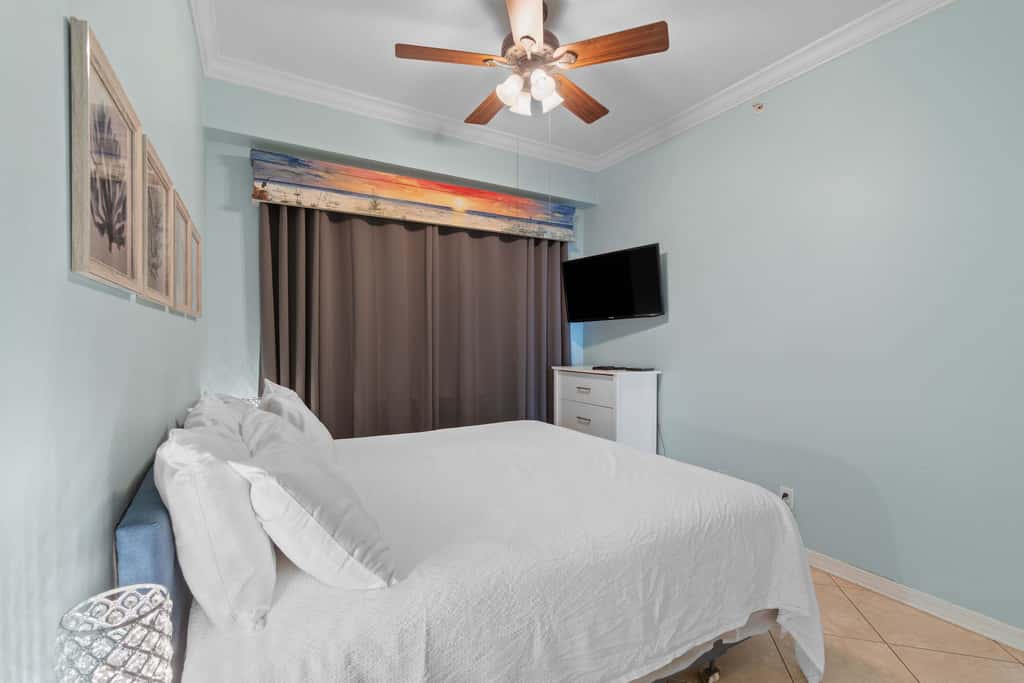 Gulf-Front Condo with Pool, Hot Tub & Sauna 