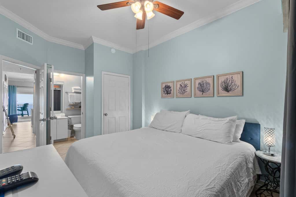 Gulf-Front Condo with Pool, Hot Tub & Sauna 
