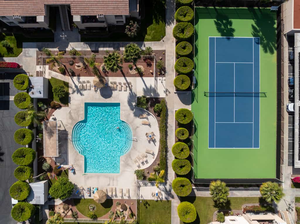 Casa del Segundo | MCM 1BR | 2 Pools & Tennis | Palm Springs