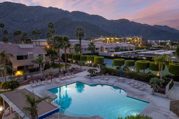 Casa del Segundo | MCM 1BR | 2 Pools & Tennis | Palm Springs