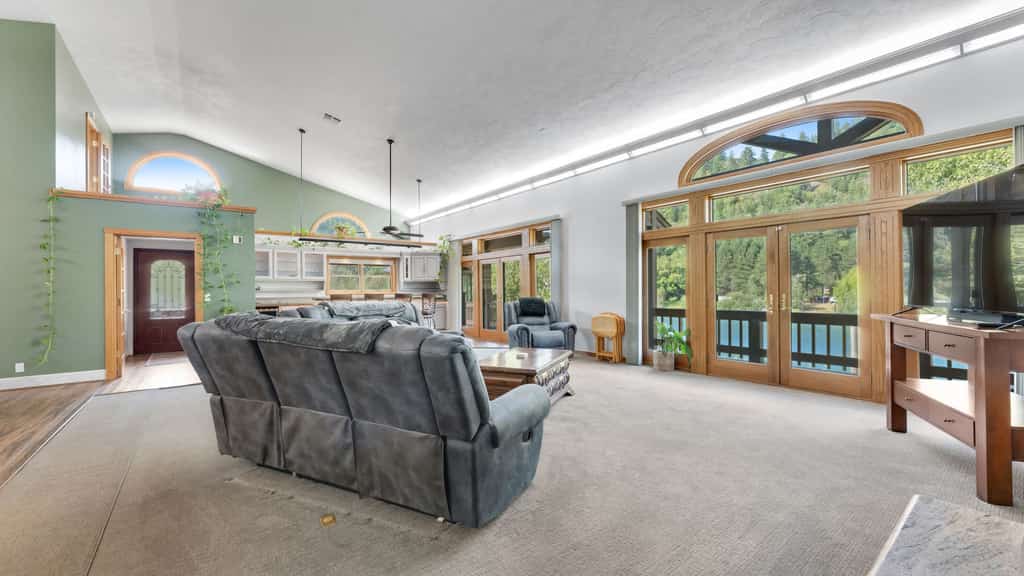 Riverbend Hideaway