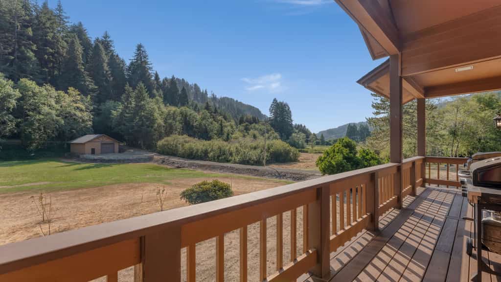 Riverbend Hideaway