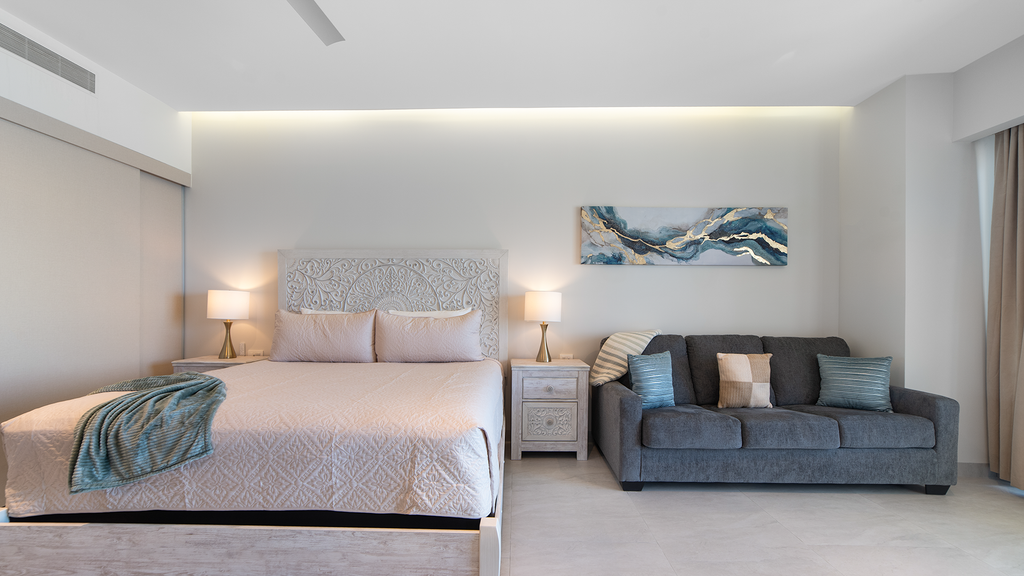 Two 1001A Studio ✨ Stylish Beachfront studio with Stunning Ocean Views