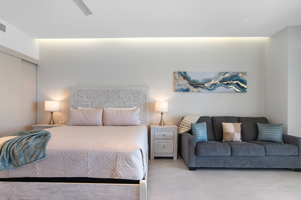 Two 1001A Studio ✨ Stylish Beachfront studio with Stunning Ocean Views