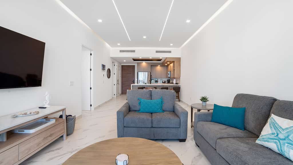 R602 | Modern Beachfront Condo with Balcony