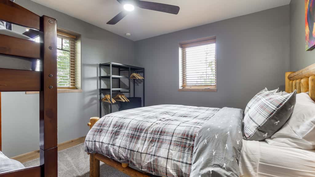 The Bear Den Cubby