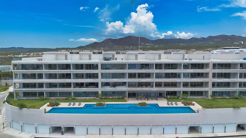 Stunning brand new 3 Bdr Condo in VistaVela Sunset