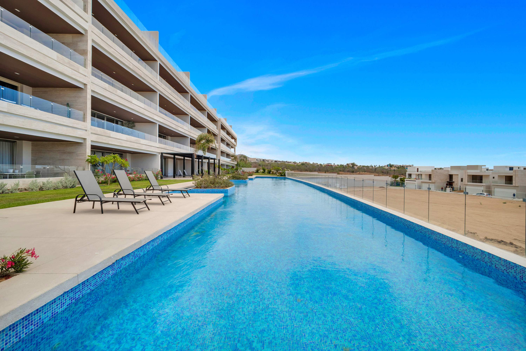 Stunning brand new 3 Bdr Condo in VistaVela Sunset