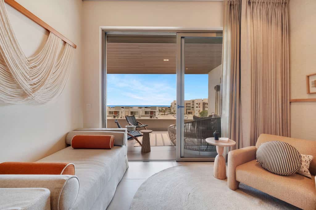 Enjoy a relaxing stay in this beautiful condo with top-tier amenities:
• 3 spacious bedrooms
• Private terrace overlooking the pool and the ocean
• Fully equipped, modern condo
• Laundry center in-home
• Resort-type pools, club house and playroom for children
• Fully equipped gym, tennis, and paddle court
• Fast Wi-Fi , Smart TV & A/C in every room
• 5-minute drive to downtown Cabo
• 1 private parking spaces
• 24/7 gated security