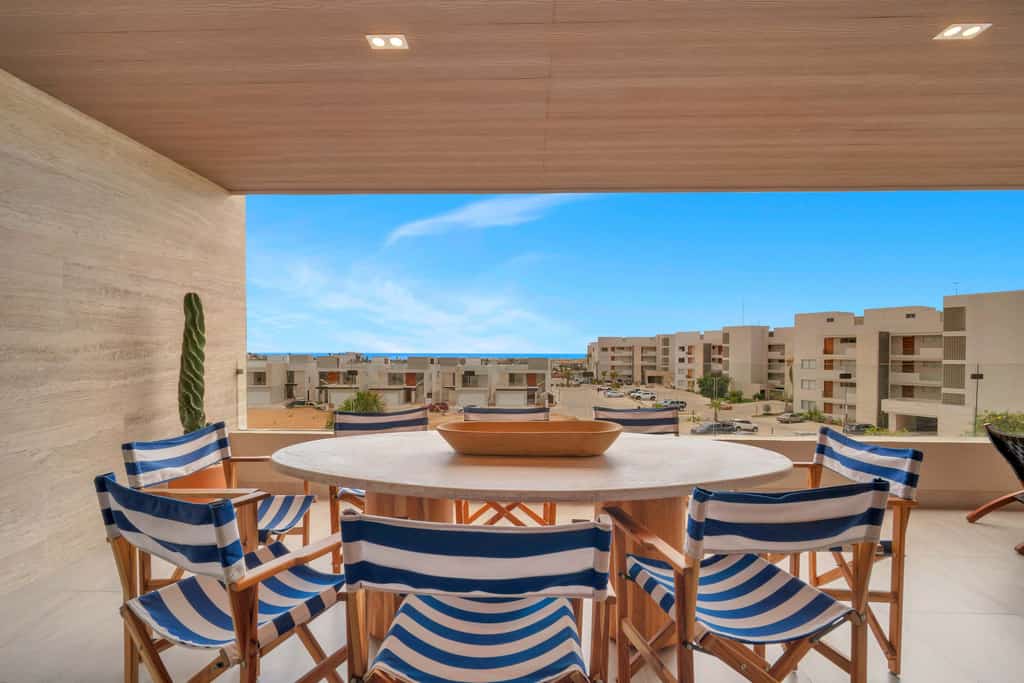 Enjoy a relaxing stay in this beautiful condo with top-tier amenities:
• One King-size bed, one queen-size bed, and two double beds
• Private terrace overlooking the pool and the ocean
• Fully equipped, modern condo
• Resort-type pools, clubhouse, and playroom for children
• Fully equipped gym and pickleball courts
• Fast Wi-Fi , Smart TV & A/C in every room
• 5-minute drive to downtown Cabo
• In-home laundry center
• 2 parking spaces
• 24/7 gated security