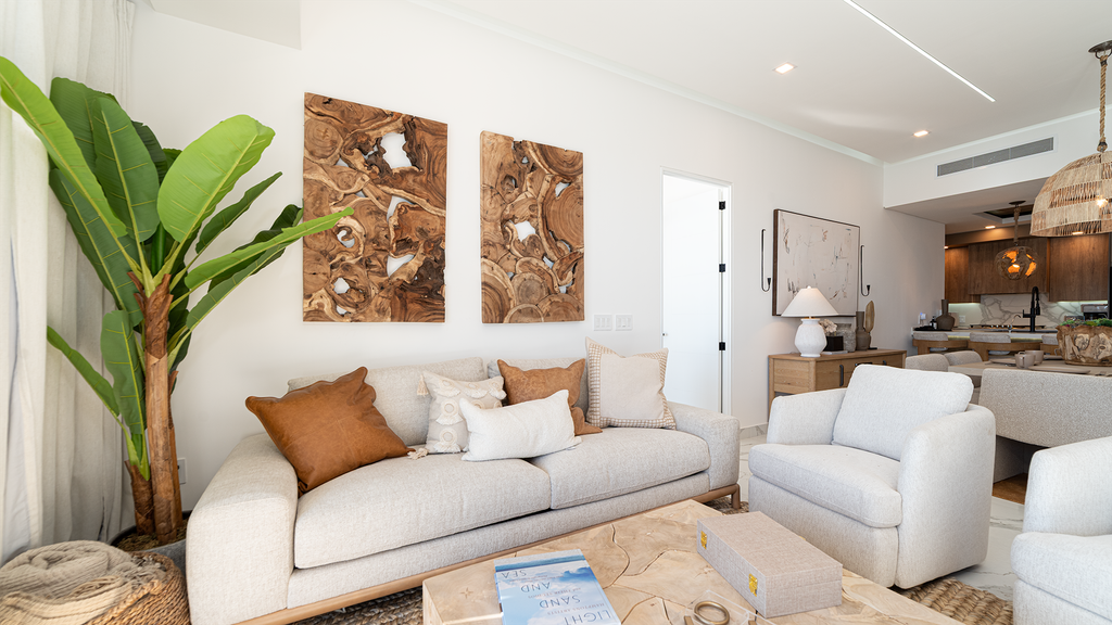 R1401 – Luxurious 3BR Beachfront Condo with Ocean Views and Spacious Balcony