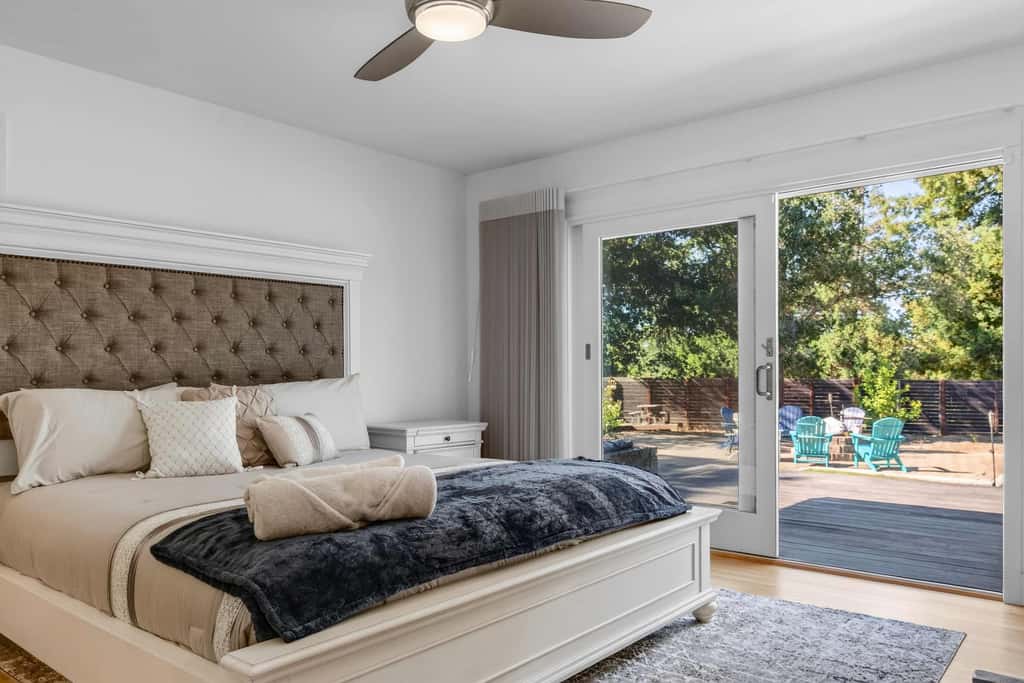 The Gravenstein - Sebastopol Orchard Retreat with Hot Tub