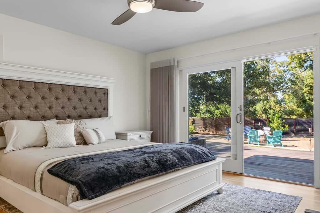 The Gravenstein - Sebastopol Orchard Retreat with Hot Tub