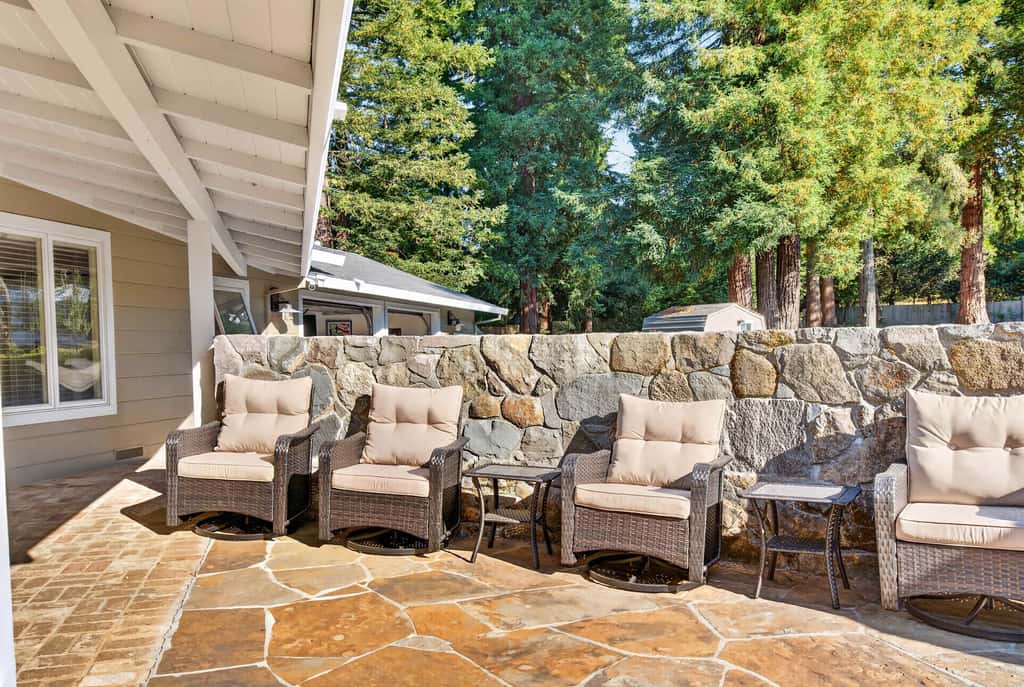 The Gravenstein - Sebastopol Orchard Retreat with Hot Tub