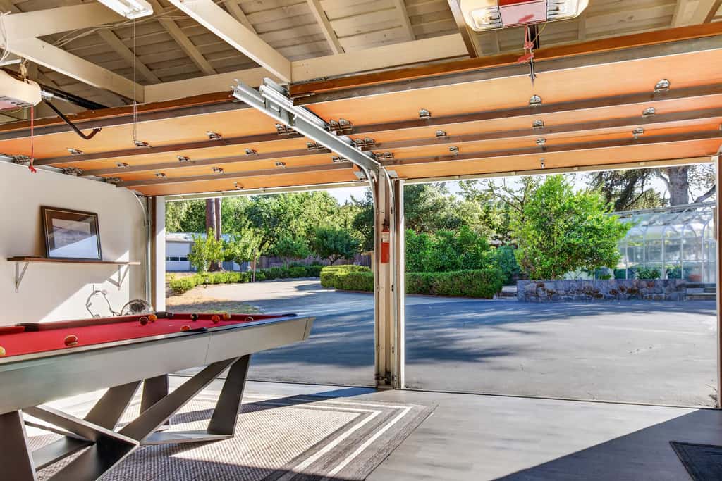 The Gravenstein - Sebastopol Orchard Retreat with Hot Tub