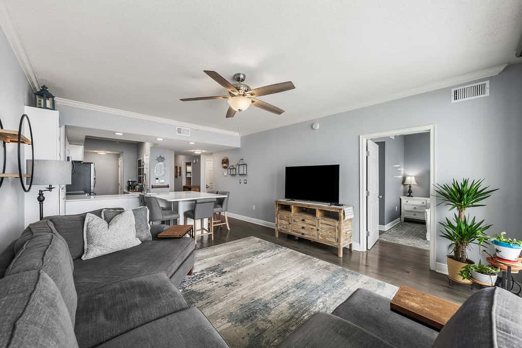Gulf View Condo with Shared Pool & Beach Access 