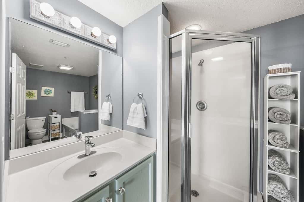Gulf View Condo with Shared Pool & Beach Access 