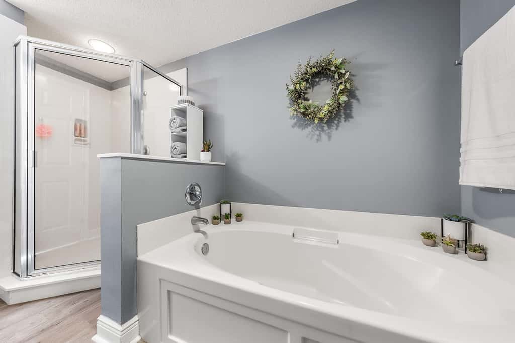 Gulf View Condo with Shared Pool & Beach Access 