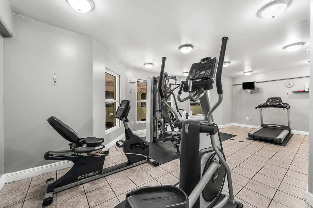 Gulf View Condo with Shared Pool & Beach Access 
