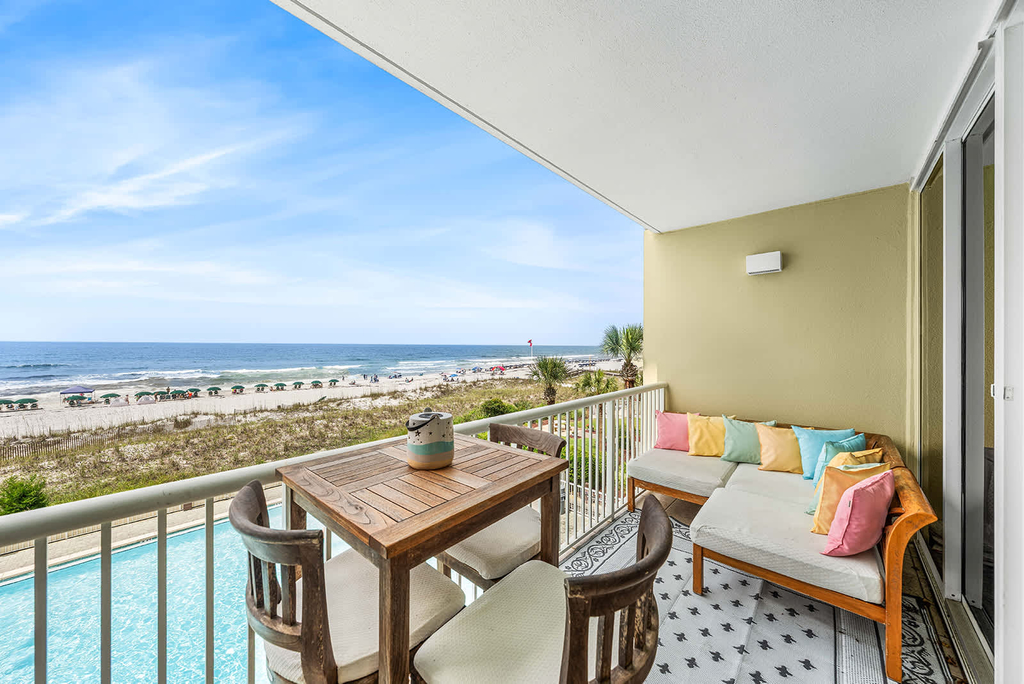 Gulf View Condo with Shared Pool & Beach Access 