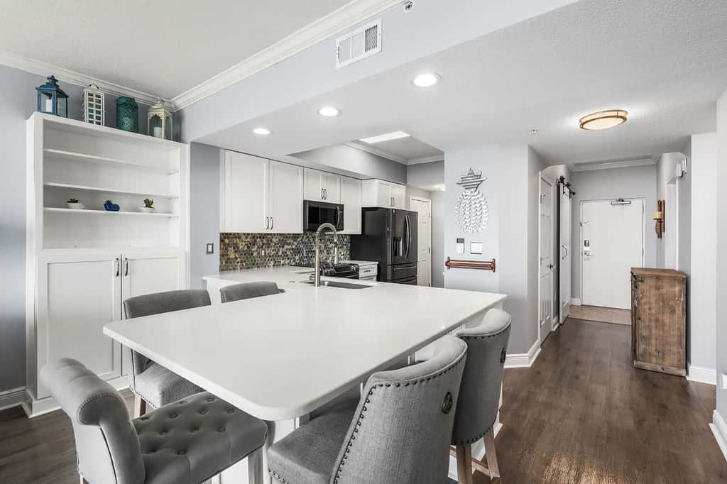 Gulf View Condo with Shared Pool & Beach Access 
