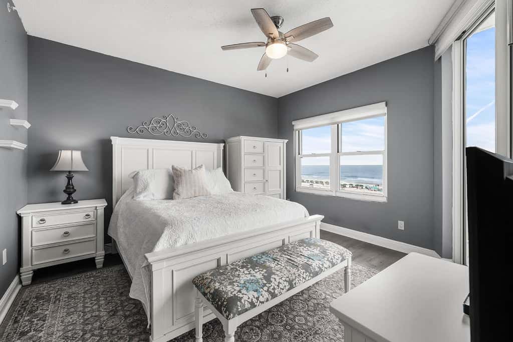 Gulf View Condo with Shared Pool & Beach Access 