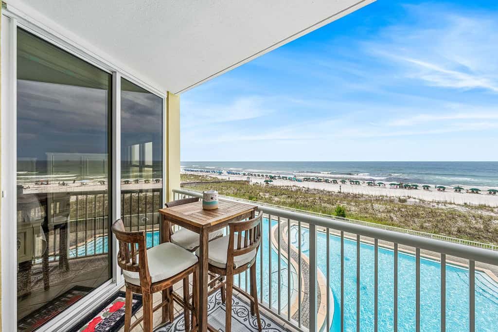 Gulf View Condo with Shared Pool & Beach Access 