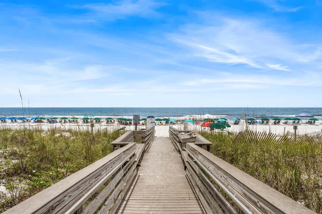 Gulf View Condo with Shared Pool & Beach Access 