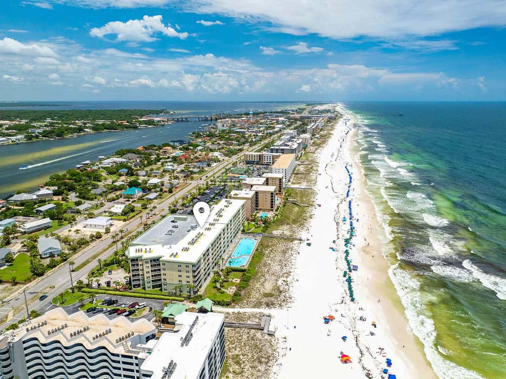 Gulf View Condo with Shared Pool & Beach Access 