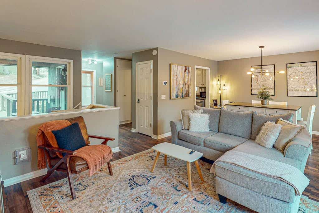 A quiet Bella Vista home base for family time, trail days, and golf weekends.
