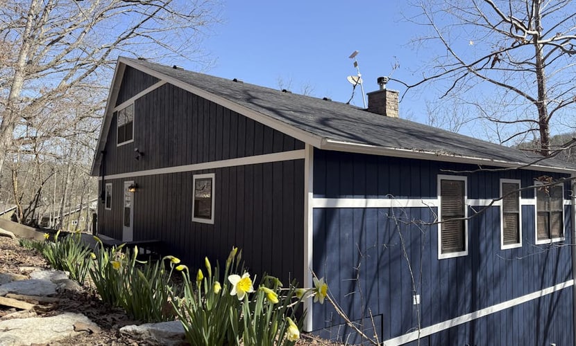 Lakefront home on Beaver Lake with deck, easy shore access, decks & boat access