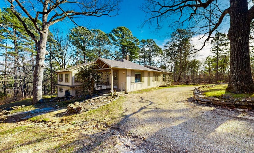 Spacious home with fireplace, washer/dryer, AC & yard with firepit