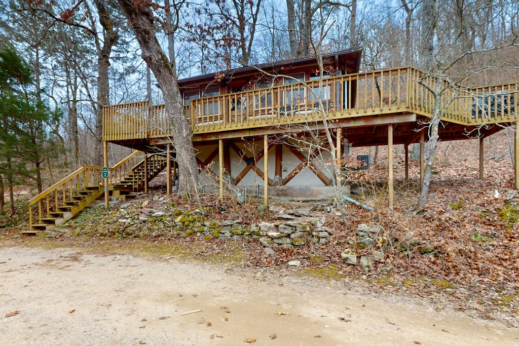 Lake Lucerne - Treehouse Cabin #01