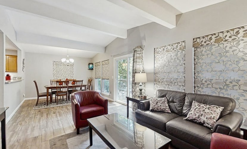 Inviting woodland retreat with WIFI direct trail access and outdoor living space