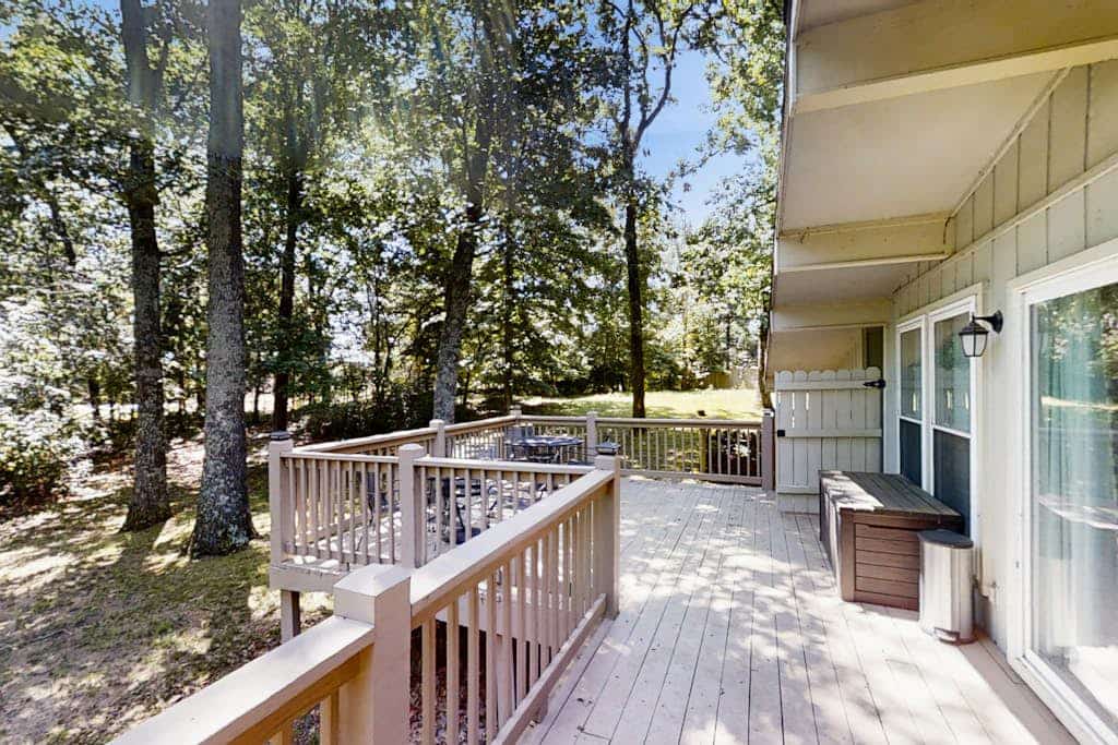 Inviting woodland retreat with WIFI direct trail access and outdoor living space