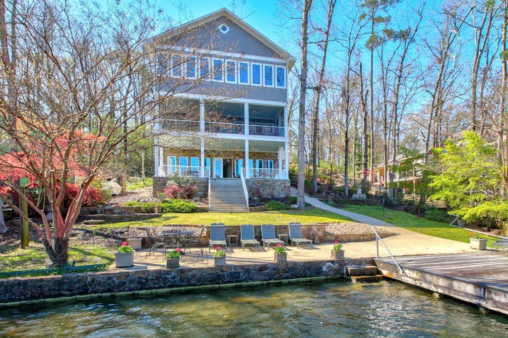 Luxe Haven Lakehouse