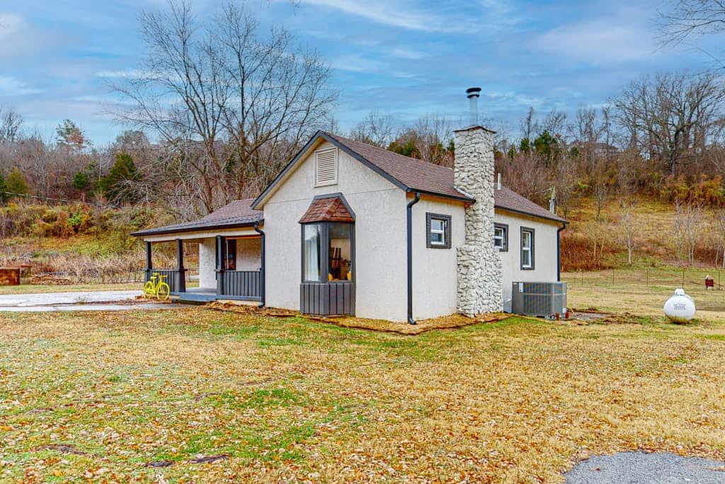 Charming Country-Modern Retreat with Outdoor Fire Pit and Near Back 40 Trail