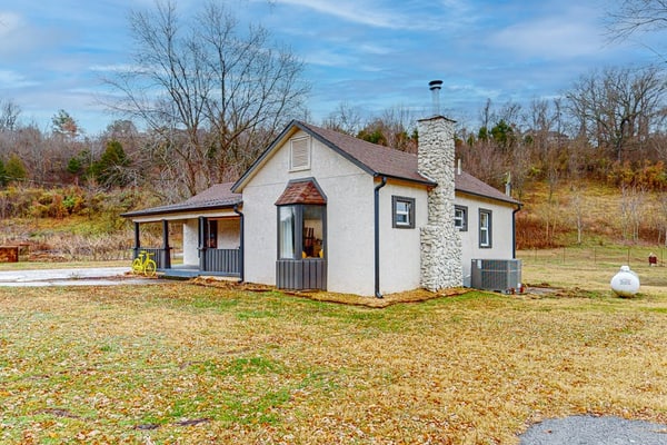 Charming Country-Modern Retreat with Outdoor Fire Pit and Near Back 40 Trail