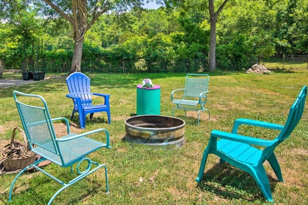 Charming Country-Modern Retreat with Outdoor Fire Pit and Near Back 40 Trail