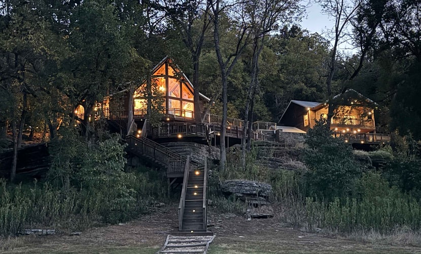 Stunning lakefront home with guesthouse, private infinity pool, sauna & firepit