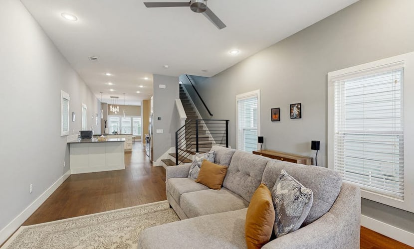 Spacious dog-friendly home - walking distance to Bentonville Square