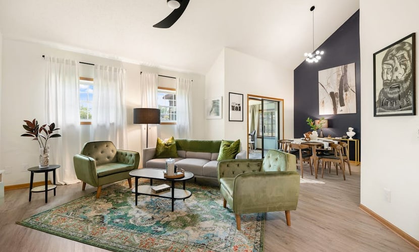 Charming Downtown Bentonville Home – Perfect for Bikers, Art Lovers & Adventure