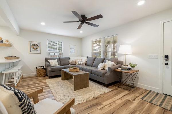 Dog-friendly home with a firepit, yard, washer/dryer, central AC & game room