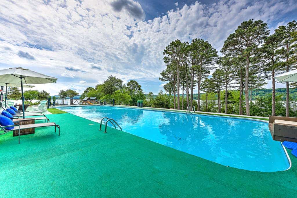 Dog-friendly home with lake views, washer/dryer, pool, basketball & fireplace