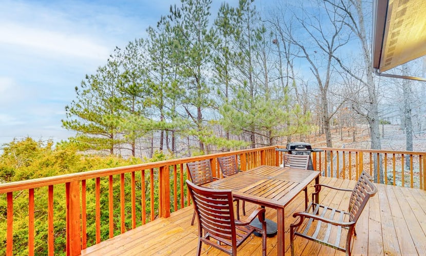 Beautiful home close to marina with Beaver Lake views & fireplace