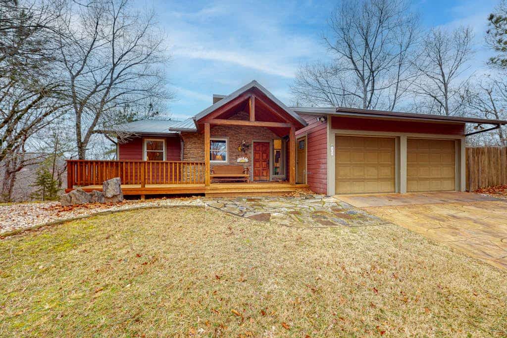 Beautiful home close to marina with Beaver Lake views & fireplace
