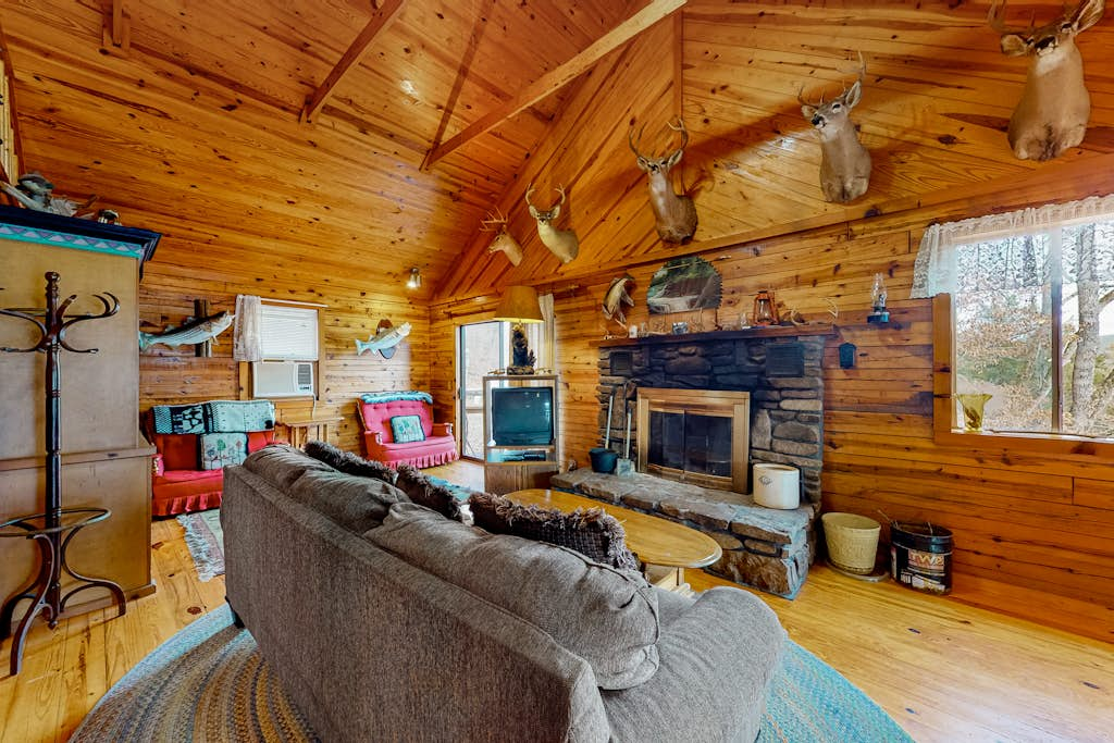 Charlie's Ol' Fishing Cabin