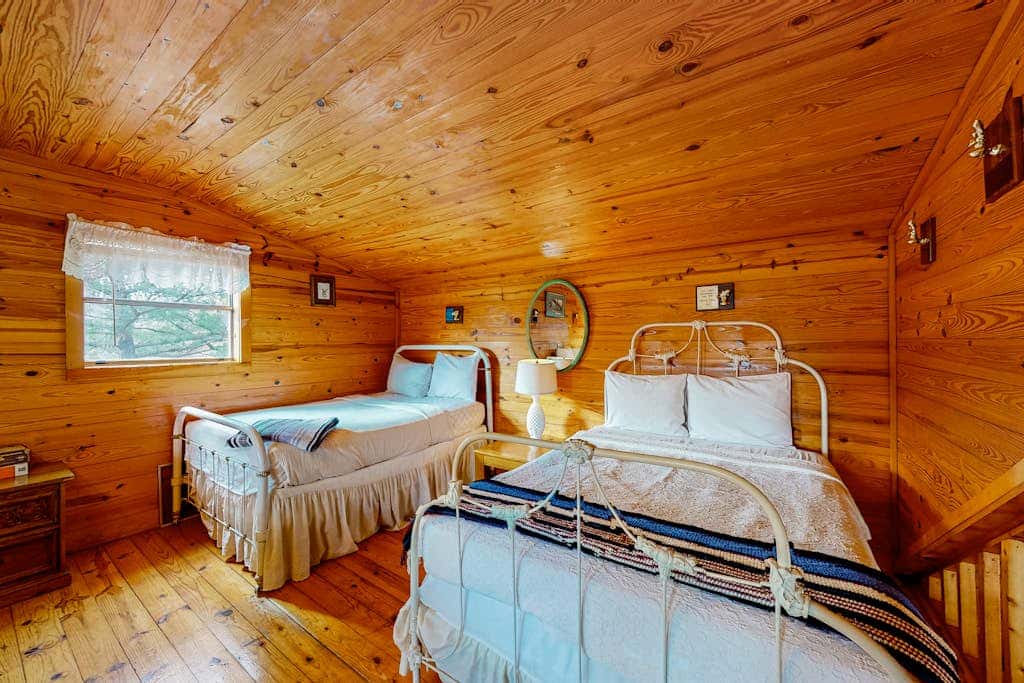 Charlie's Ol' Fishing Cabin