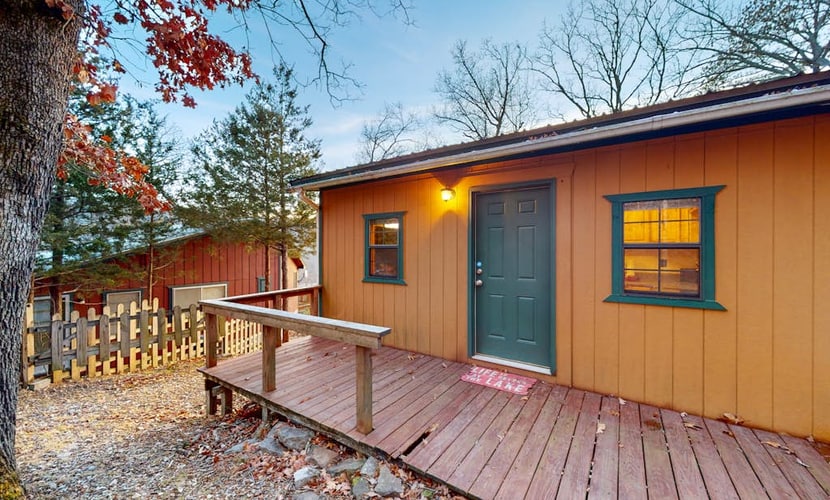 Beautiful cabin in quiet location with lake views, firepit, grill, washer/dryer