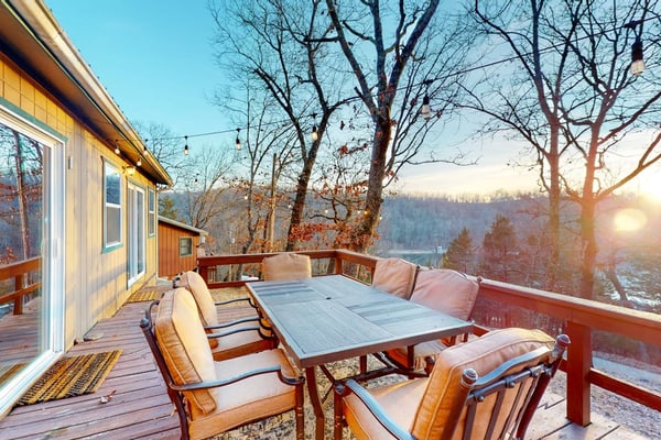 Beautiful cabin in quiet location with lake views, firepit, grill, washer/dryer